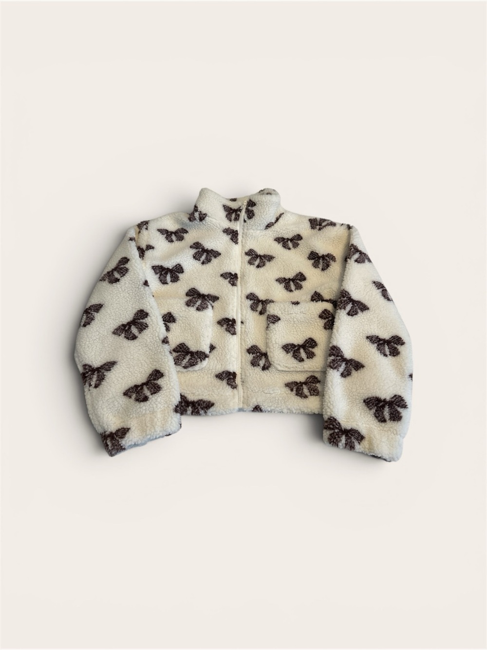 Thread & Supply Women’s Cream Sherpa Jacket Bow Print